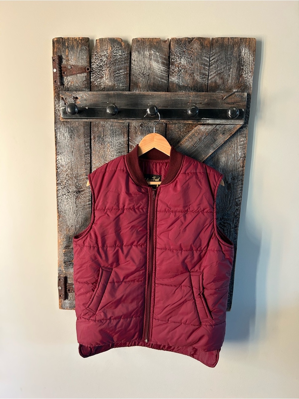 Men's Kelsey Trail Vintage Quilted Puffer Vest in Burgundy